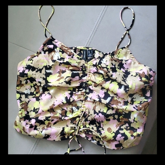 NWOT Vero Moda Pattern Crop Top - Picture 4 of 4